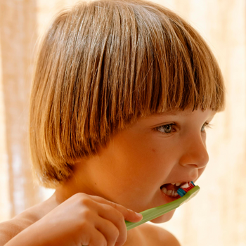 Vitis Kids 2+ Years Cherry Flavor pasta do zębów w żelu 50 ml