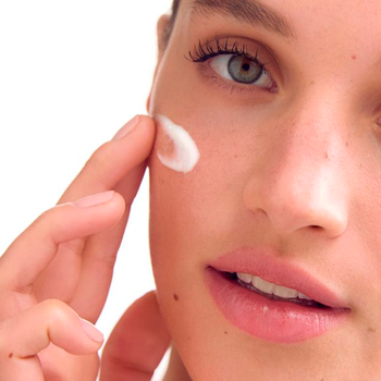 Pupa Daily Defender SPF50 fluid ochronny do twarzy 001 Transparent 30 ml