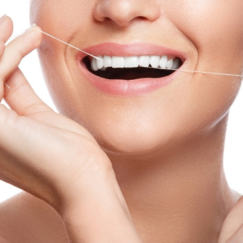 Curasept nić dentystyczna niewoskowana z chlorheksydyną 50 m